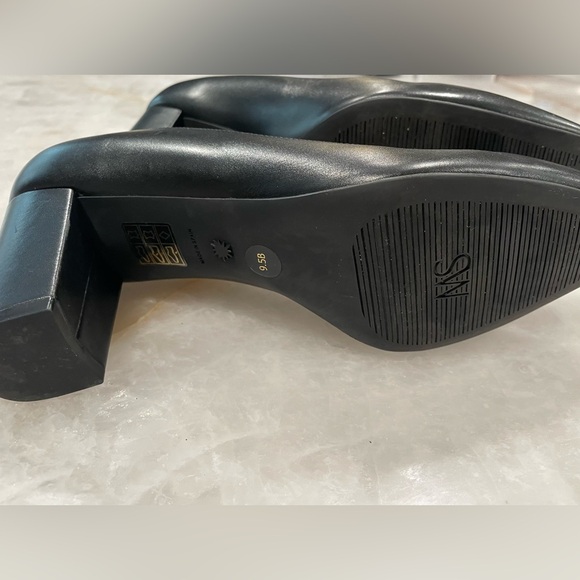 Stuart Weitzman Black Linsi 75 Block Pump - Picture 5 of 7